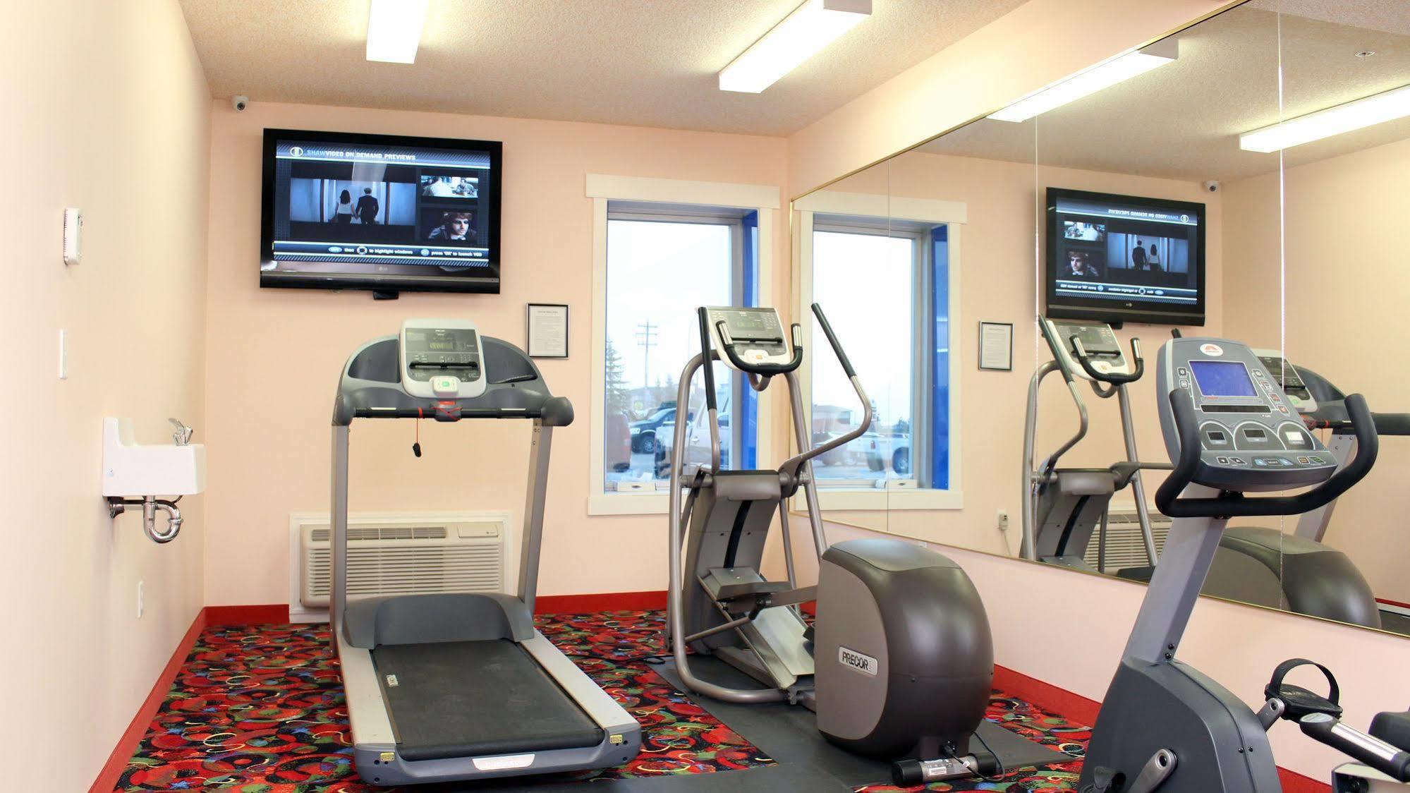 Crystal Star Edmonton Airport With Free Shuttle To And From Airport Hotel 3*